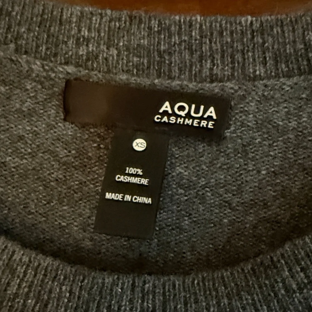 💗AQUA Cashmere dark grey sweater XS with pink/white striping on sides/arms